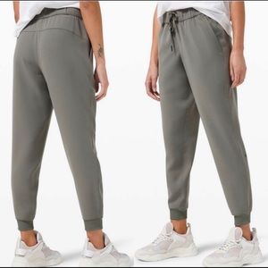 On the Fly Lululemon Joggers